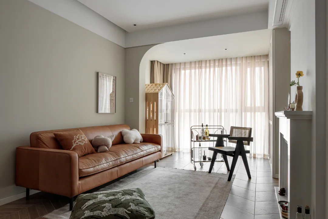 79平米混搭风格，客厅的壁炉电视墙，书房的隐形床，都是大制作！