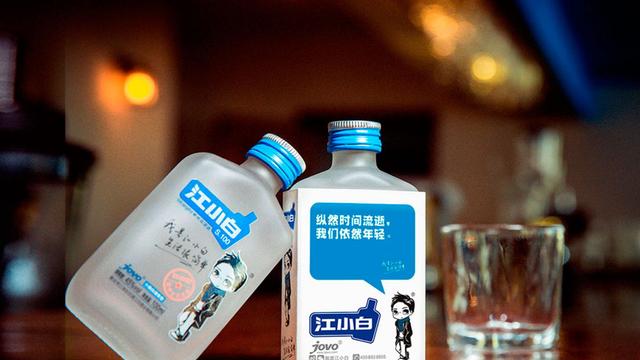 江小白|“一夜爆红”自“无人问津”，年销20亿的国民神酒，怎么卖不动了