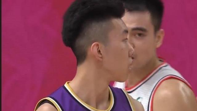 肖翻天和同学们 哈斯首战对老东家，郭士强安排双塔迎战，李春江观战，儿子成奇兵