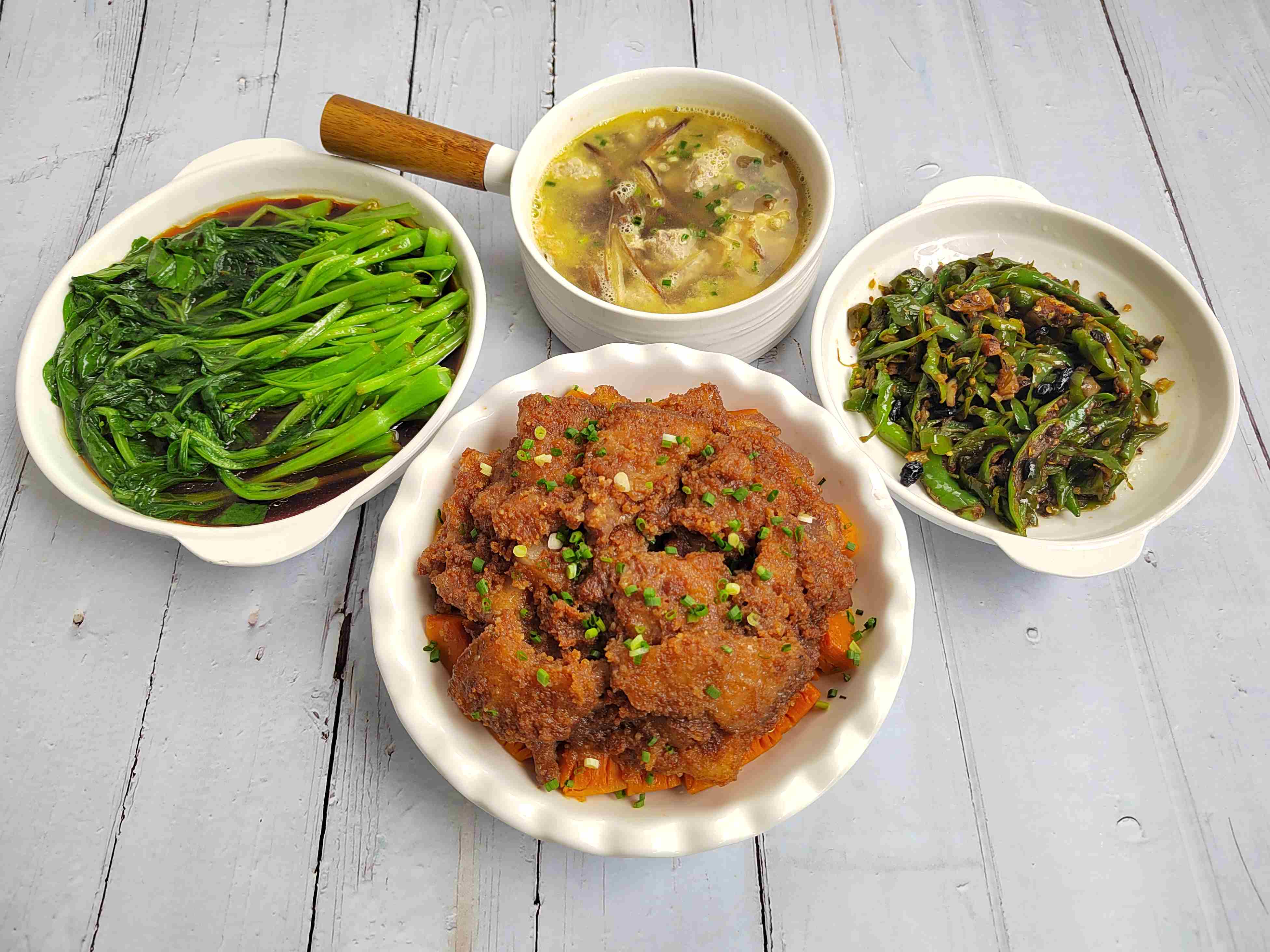 红薯|午餐只有3菜1汤，不精致但合胃口，网友：嫁对了人，真幸福！