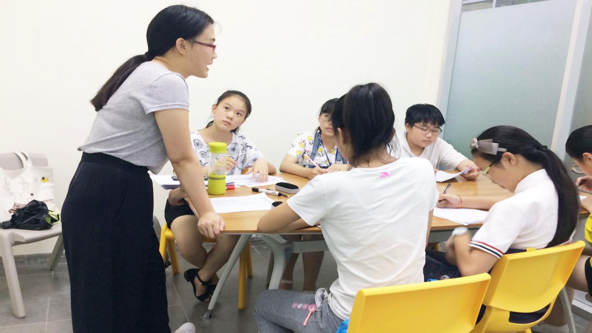 文字思维|专家提出的10年义务教育，真的能解决教育问题吗？