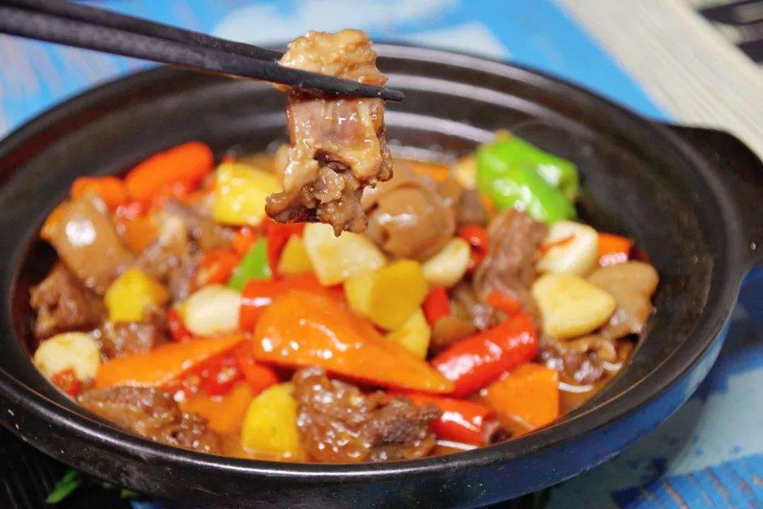 饼干|冬天寒冷，怕冷怕感冒的，多吃这4道砂锅菜，吃着暖和美味又营养