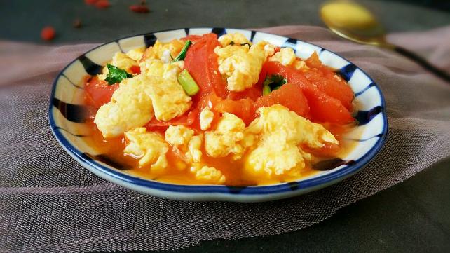 |做西红柿炒鸡蛋，第1步别错了，学会饭店不外传的6个技巧，真好吃