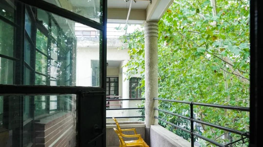 我花30万装修租的老破小：不买房，也可以舒适、自由、快乐