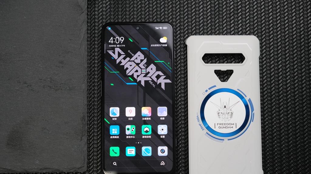 高通骁龙|黑鲨4S全面评测：市售最凶的骁龙870手机，高达联名颜值加分
