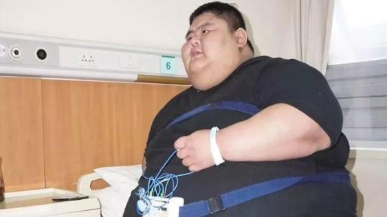 板栗 因减肥成功上热搜，瘦了400斤，抱得娇妻回家