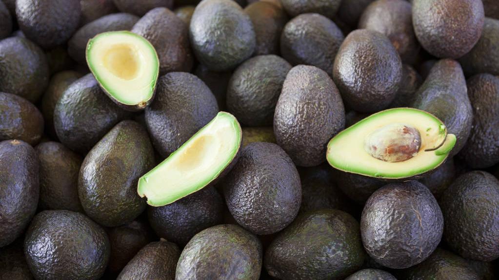 馋嘴的小猫 吃一口等于5斤西红柿，医生：高血脂的人不妨常吃，血管一通到底