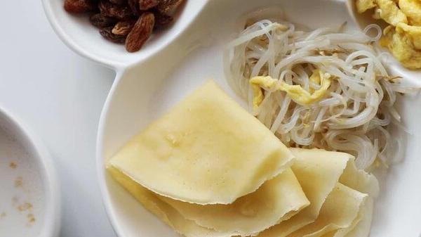 凉皮|很多人说早餐小吃很赚钱，为什么很多年轻人不愿意做这个？
