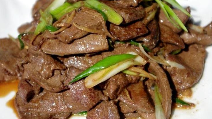 |炒猪肝，用不用先焯水再炒？教你正确做法，保准猪肝不硬不腥气