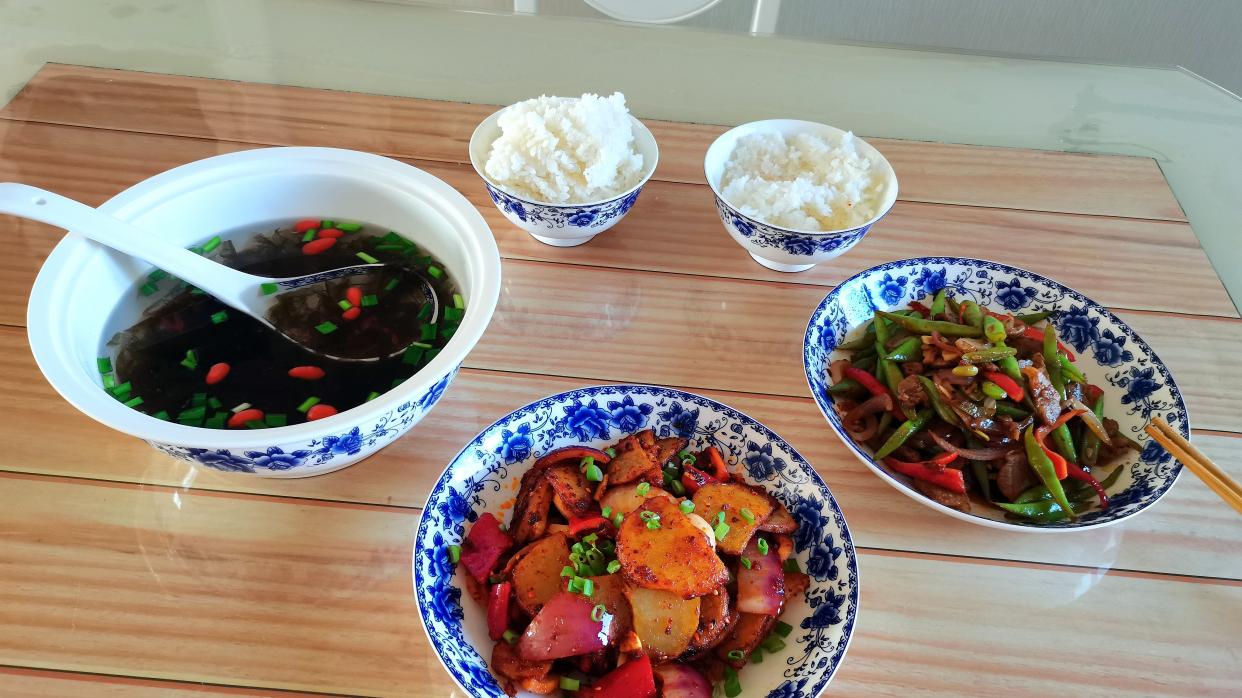 摆摊|两人午餐，2菜1汤，最美不过家常菜，自己动手做的饭菜更健康