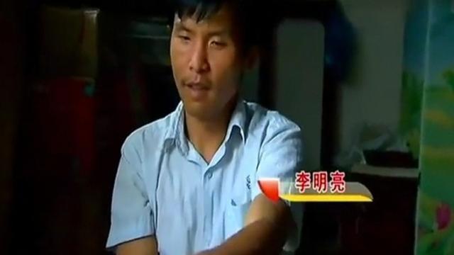 卿说|37岁博士回村啃老，闭门不出：养废一个人，是拼命让他“读书”