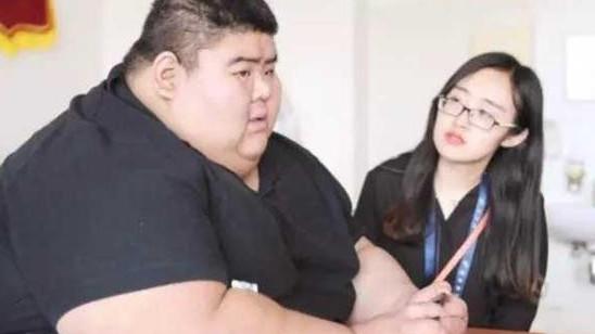医生|他体重高达688斤，一年暴瘦450斤收获女神，最终逆袭百万粉丝网红