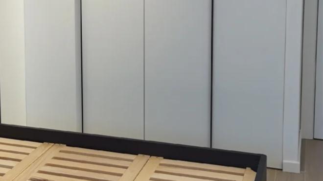 墙面挺平，装上柜子后竟然还有缝隙，哪里出问题了？