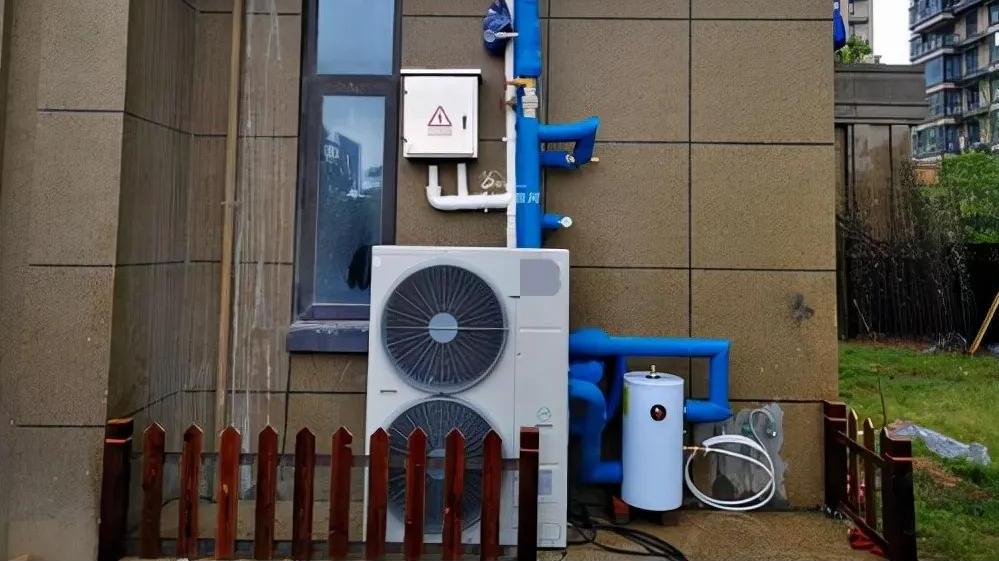 空气能热泵和空调都能制冷和制热，为何“煤改电”青睐空气能呢？