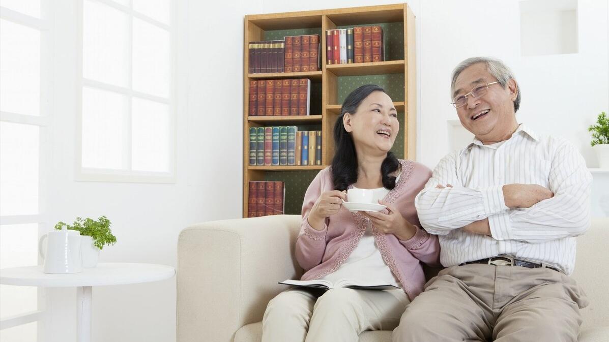 绾绾说情感|67岁大爷再婚1个月分手，54岁女人：他不要脸，大爷：她更不要脸