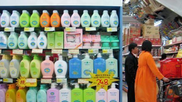 建议女性：这3种“洗发水”慎重购买，虽销量不低但存在诸多问题