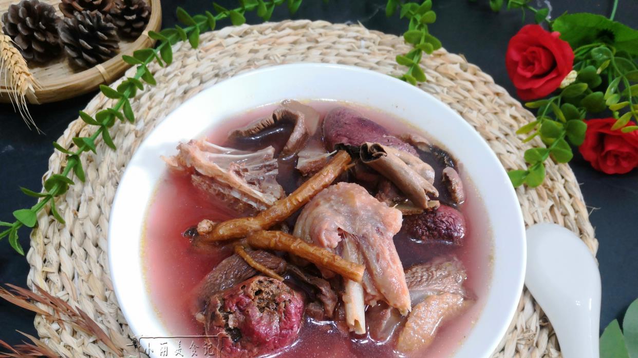 红菇|夏天喝汤，懂行的都吃它！比鲈鱼汤滋补比鲫鱼汤营养，别不懂吃！