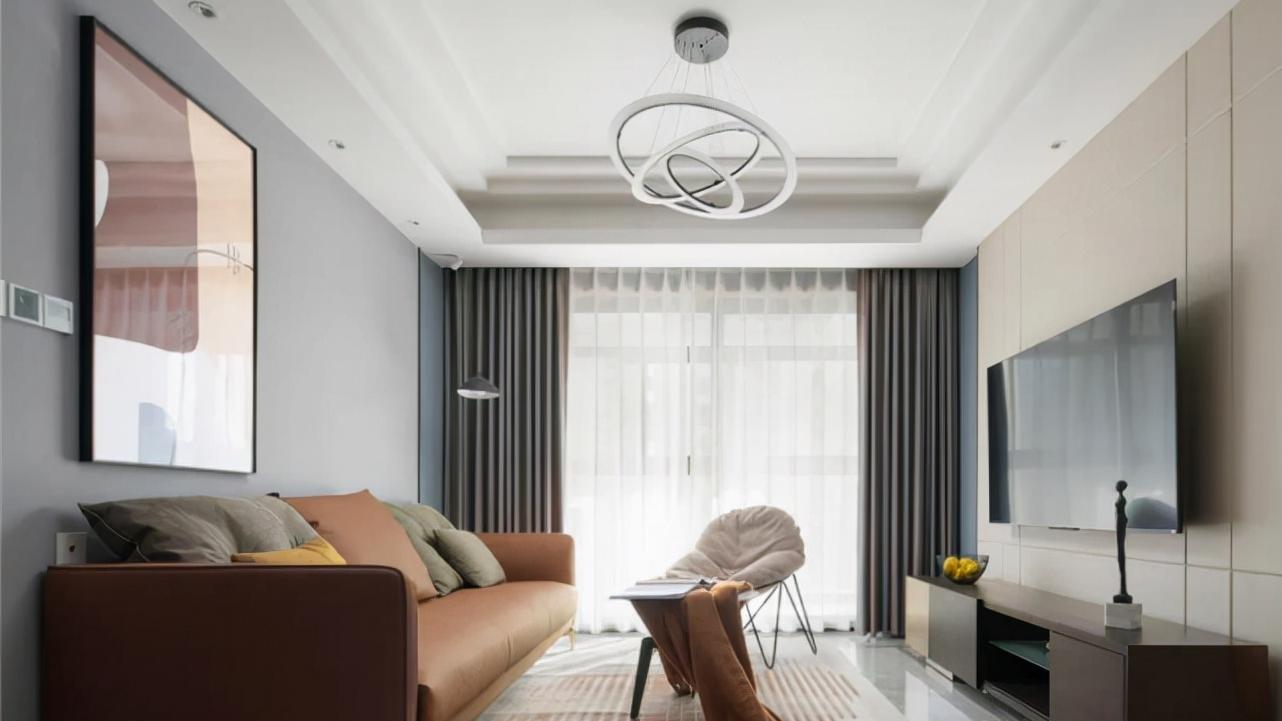 92平高级会渐入其中，让人随时随地都可以触碰到优雅的温度