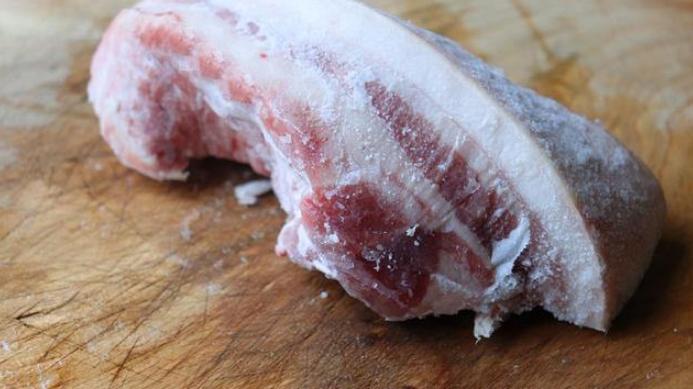 冻肉|快速解冻肉别用开水煮，教你3个妙招，5分钟变软，和鲜肉一样好吃