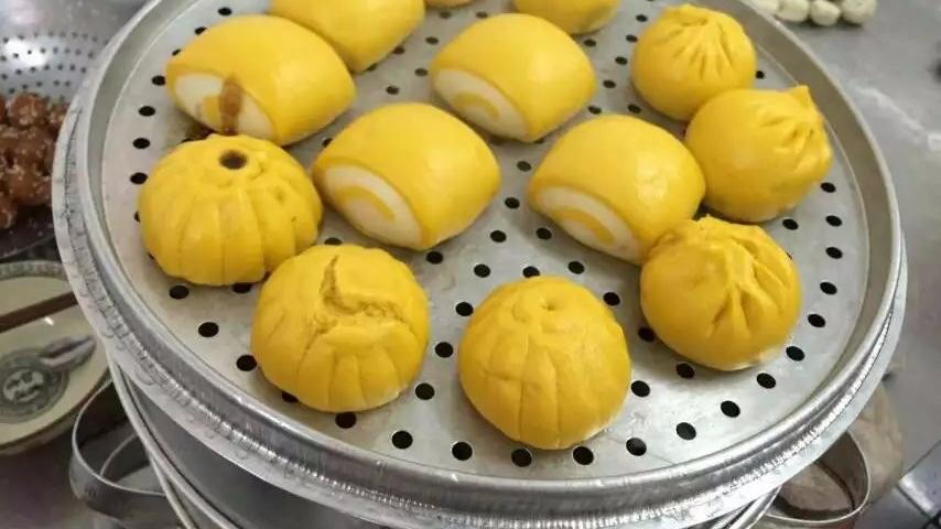馒头|创意美味：南瓜肉包，鲜嫩多汁，营养美味，一口一个超满足