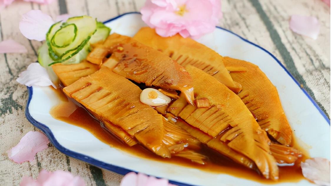 冬笋|浓油赤酱味道，爽脆又滑溜，只能用一个“鲜”字来形容这菜