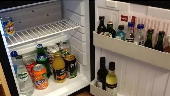 家里冰箱不要这样摆放，“上克父母，下害儿女”，一定要小心再小心