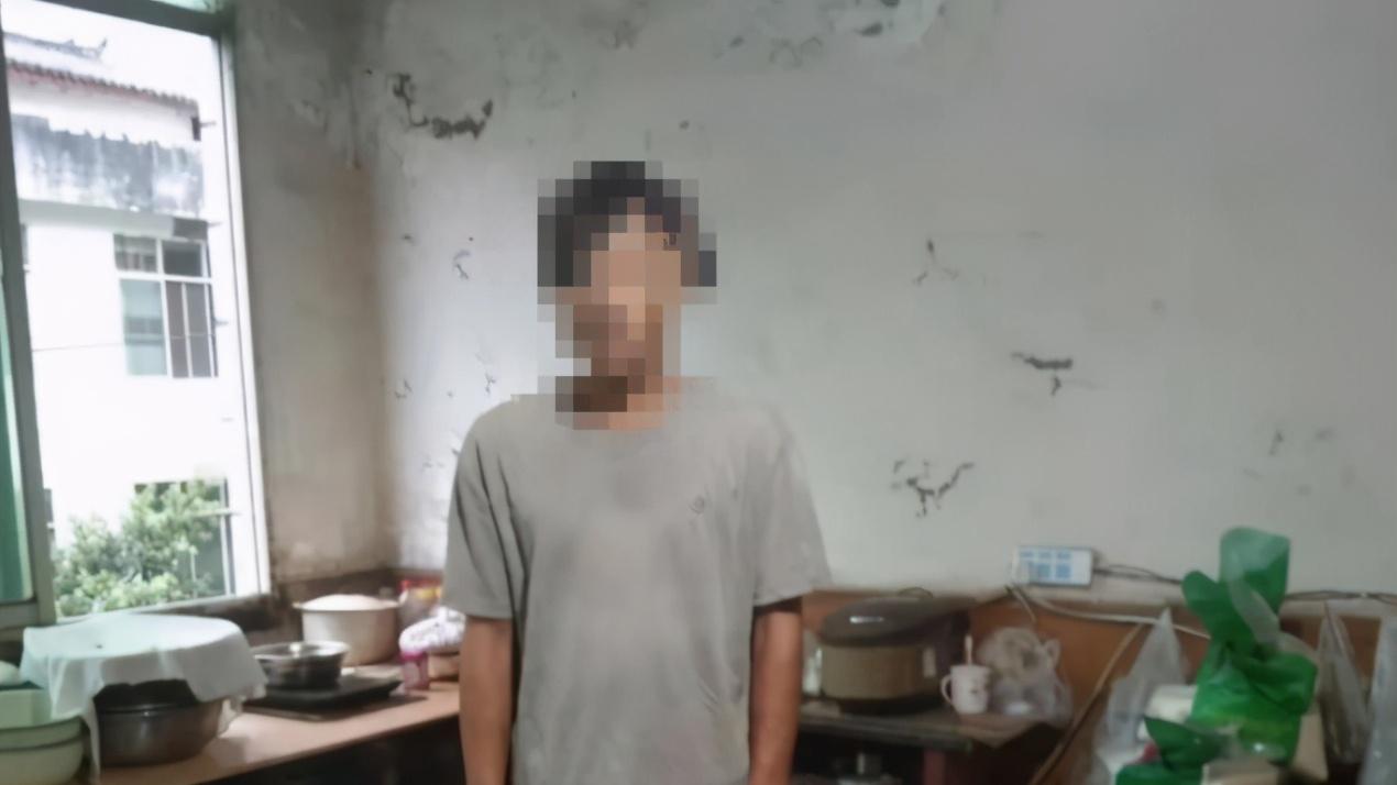 哲学筱筱|带孩子买衣服，农民工被耐克店员歧视：你高人一等的样子，真丑