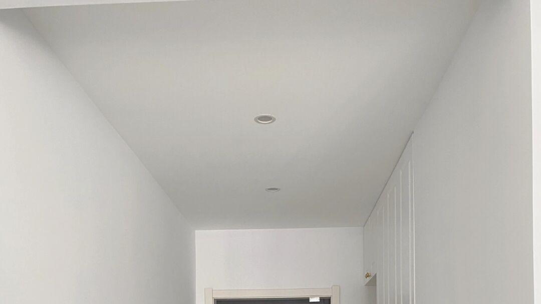 越来越多人装修不做吊顶，看她家新房，极简又舒适，百看不厌！