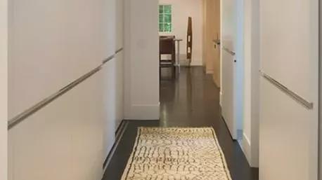 玄关走廊太长，房型差？这10个过道设计，朋友看了都嫉妒