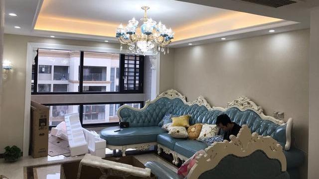 家具正在搬进的欧式风新家，整体效果超大气温馨，忍不住想搬进来