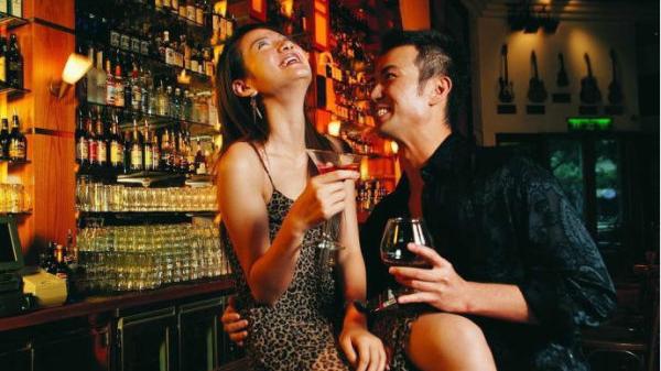 府右街二子|“守”或者“欲”，这是决定暧昧是否“破茧成蝶”的决定因素