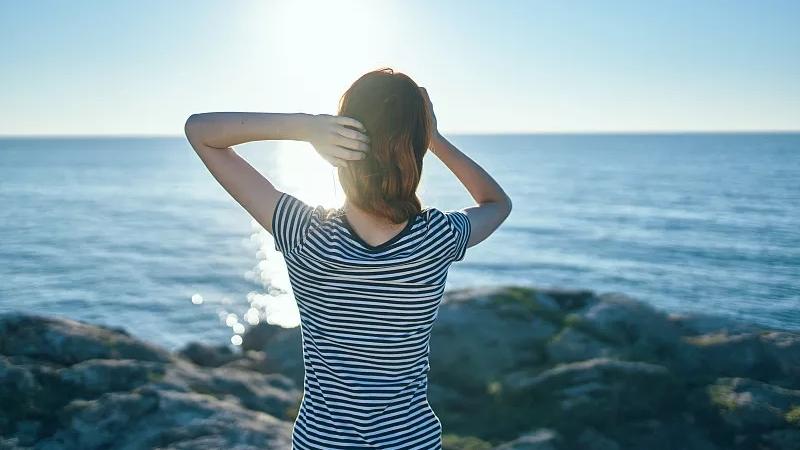 壹号情感|女人常做的三件事，暴露了“低贱”的特质，但愿你没有