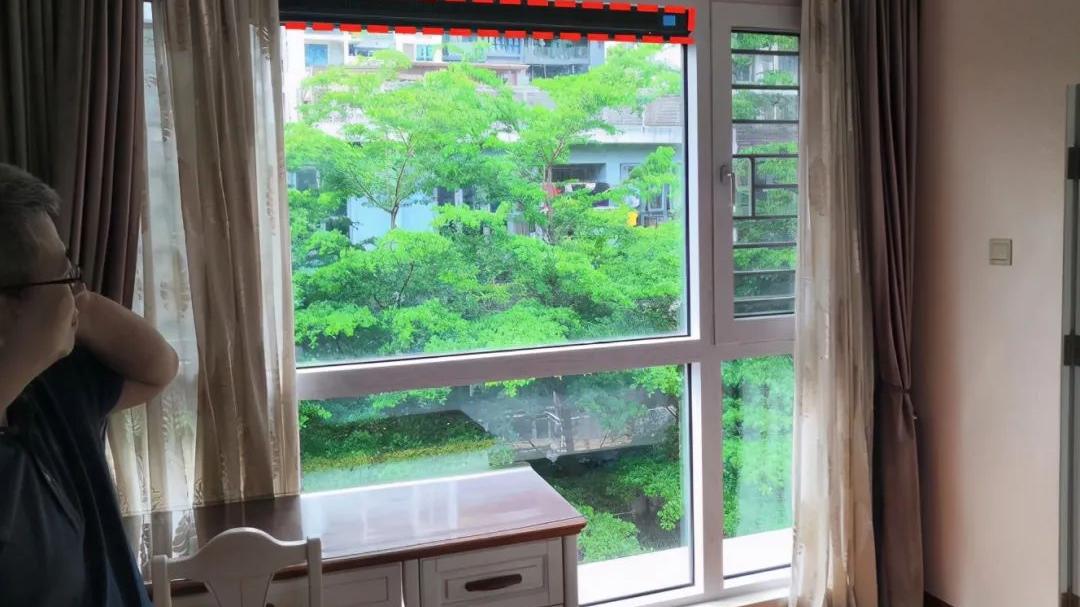 再也无需花大价钱装新风了，窗户装上它空气更清新，也能更好降噪