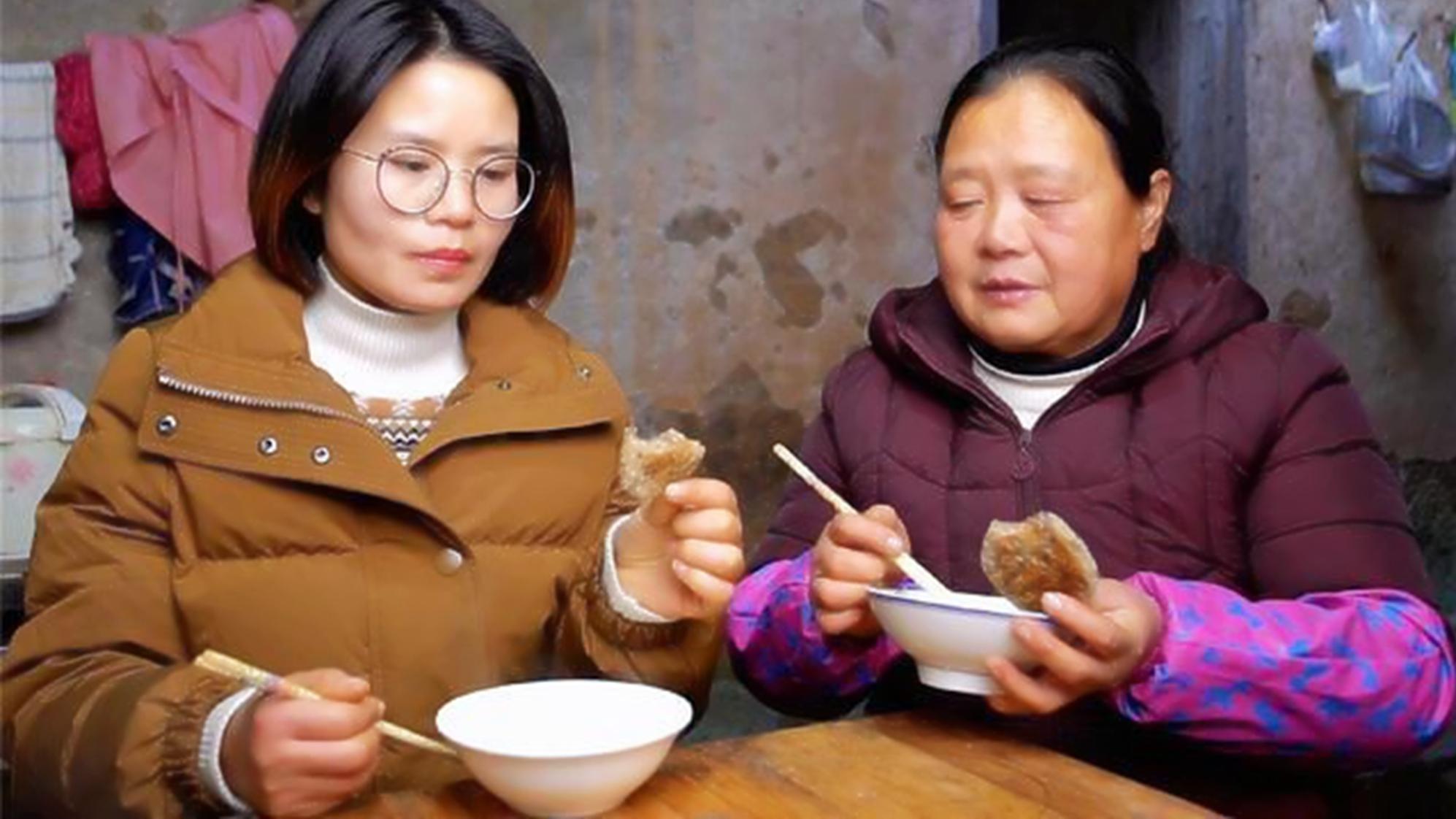 婚房你也没出钱俺爸妈买，装修也是你占大便宜，房产证只有你名字