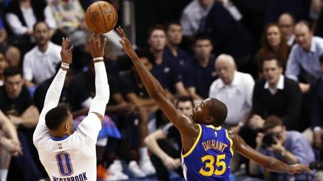 姑且慕容|NBA历史上有没有既拿过得分王，又拿过助攻王的球员？怎么看？