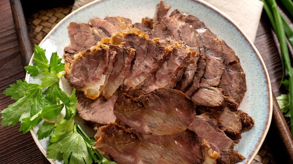 烧烤|做酱牛肉，牛肉记住别焯水，做好“1腌2泡”，鲜嫩入味不塞牙