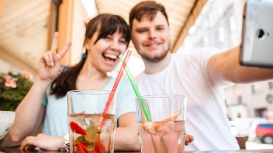 自知冷暖|男人真心动情时，才会有这2个“冲动”，大部分是忍不住的！