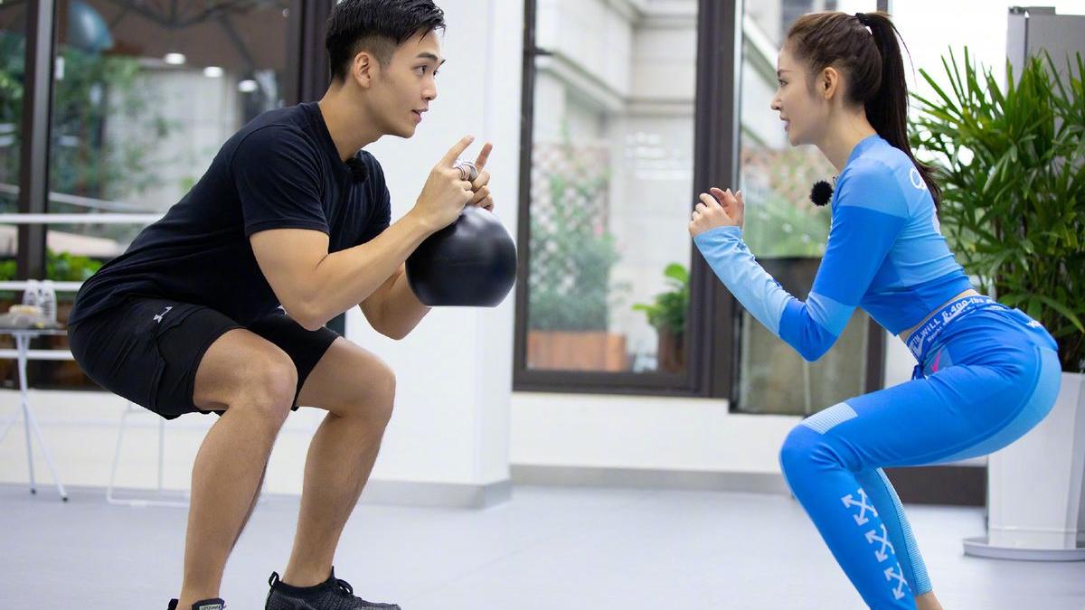 张天爱|张天爱早年肉肉照流出，对比如今，才知刻在骨子里的自律有多励志