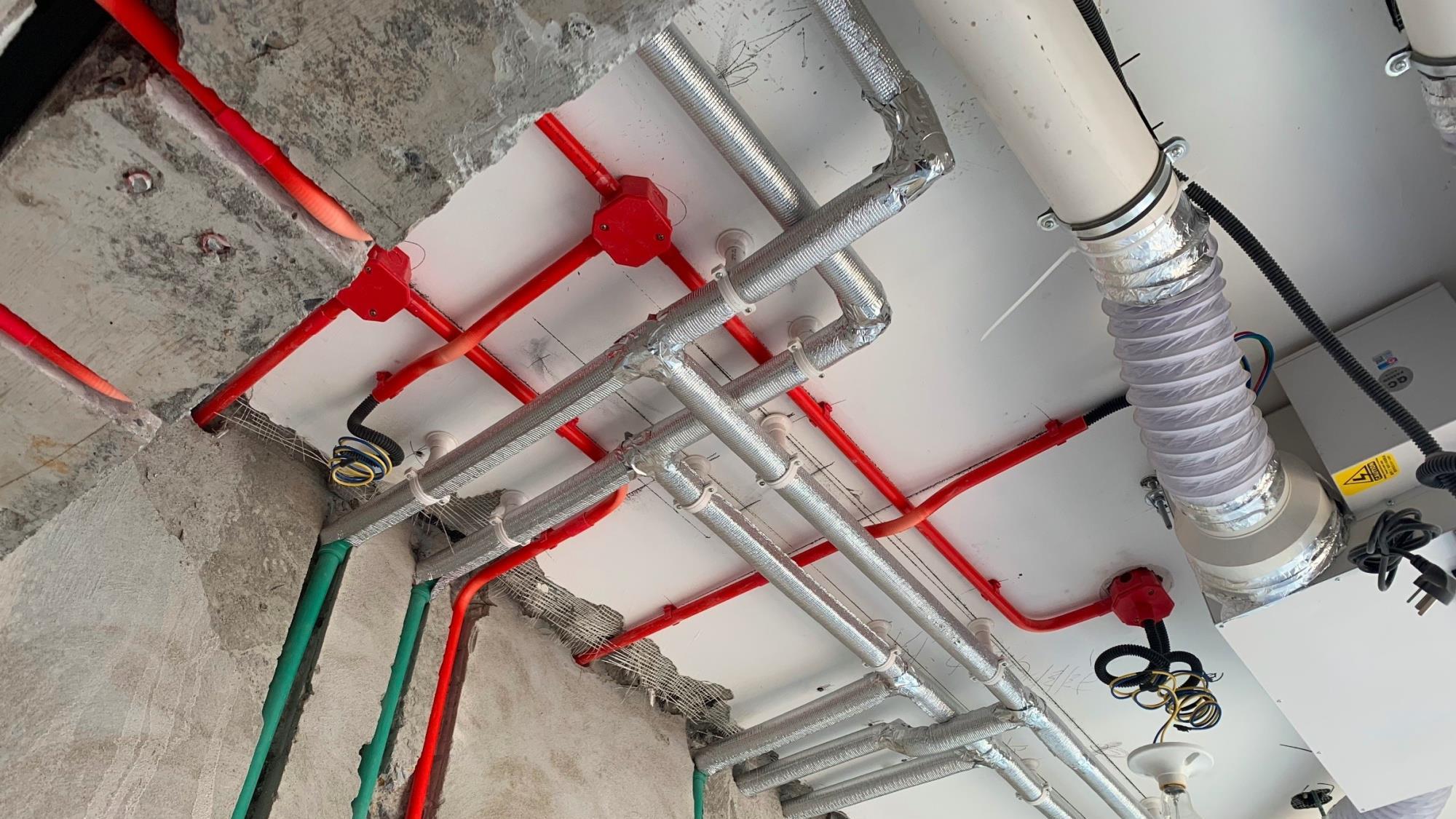 家装水管电线走顶还是走地？工人推荐走顶，真的只是为了赚钱吗？