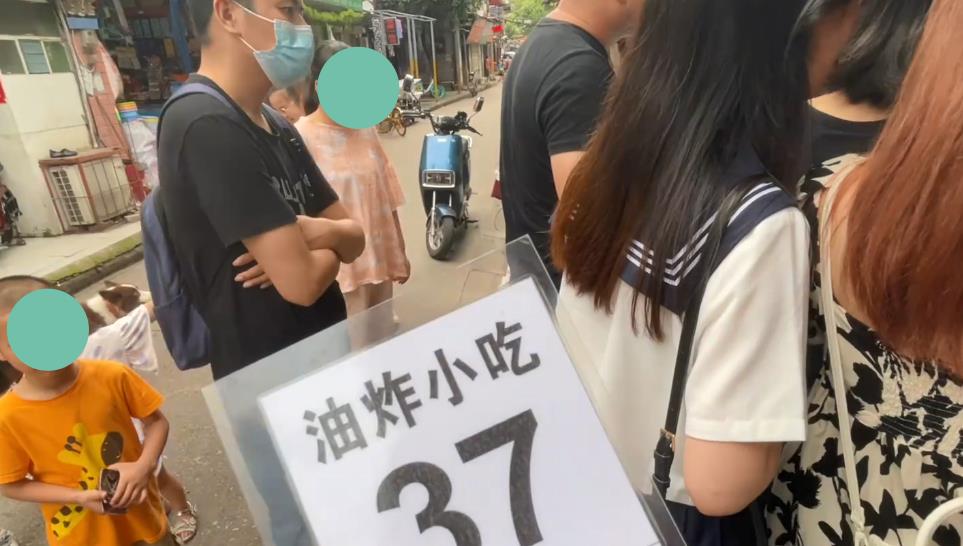 小茴香|武汉小破店，店不大规矩不小，想吃就要买号