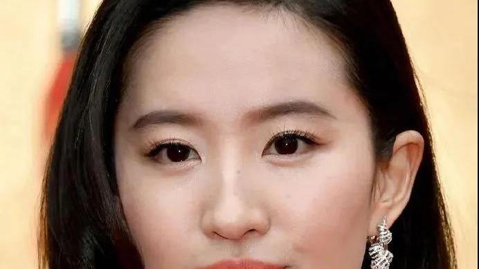 番茄|曾经的胖迪也瘦成火柴人，热辣身材不再，真不能继续减肥了