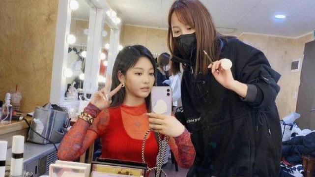 aespa宁艺卓花絮照，被韩网友指责妨碍化妆师工作，或将成彩妆代言人