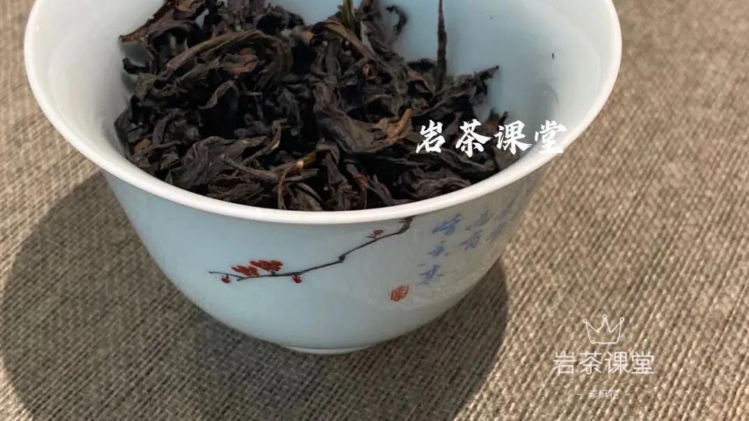 小陈茶事 开年好戏，听说武夷岩茶的天价茶，要走到头了