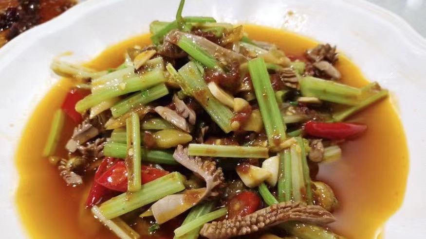 成都|成都藏在小区里的私房菜馆，老板很任性，一天只做5桌晚餐