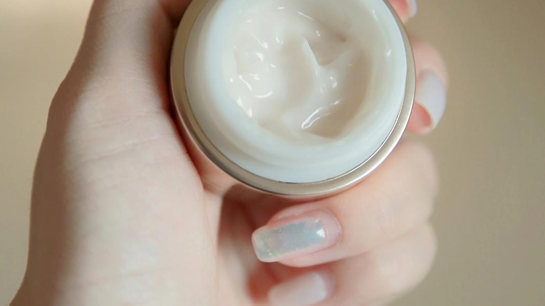 猪皮 眼霜用得贵不如用得早！这5种国产眼霜，虽然廉价，但真的很好用