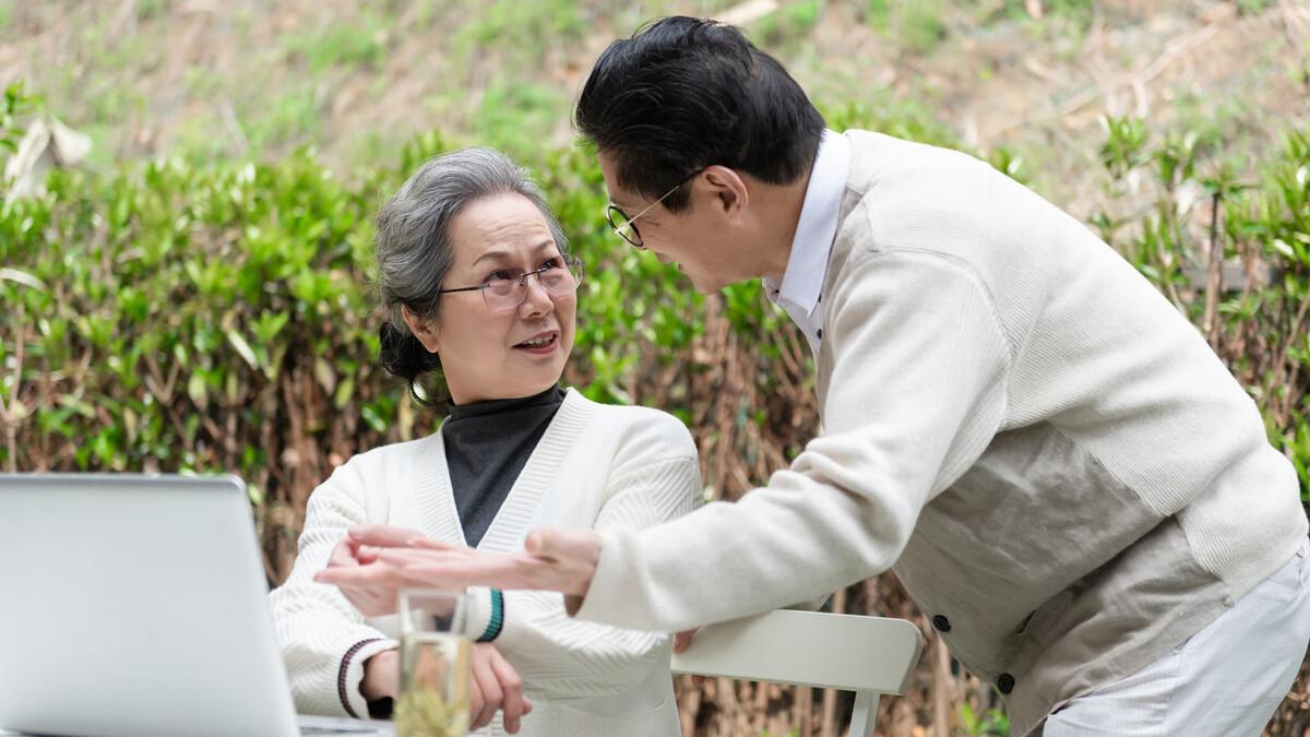倪密心理学|65岁老人找老伴五年未果，他苦叹：我只有一个要求，怎么这么难