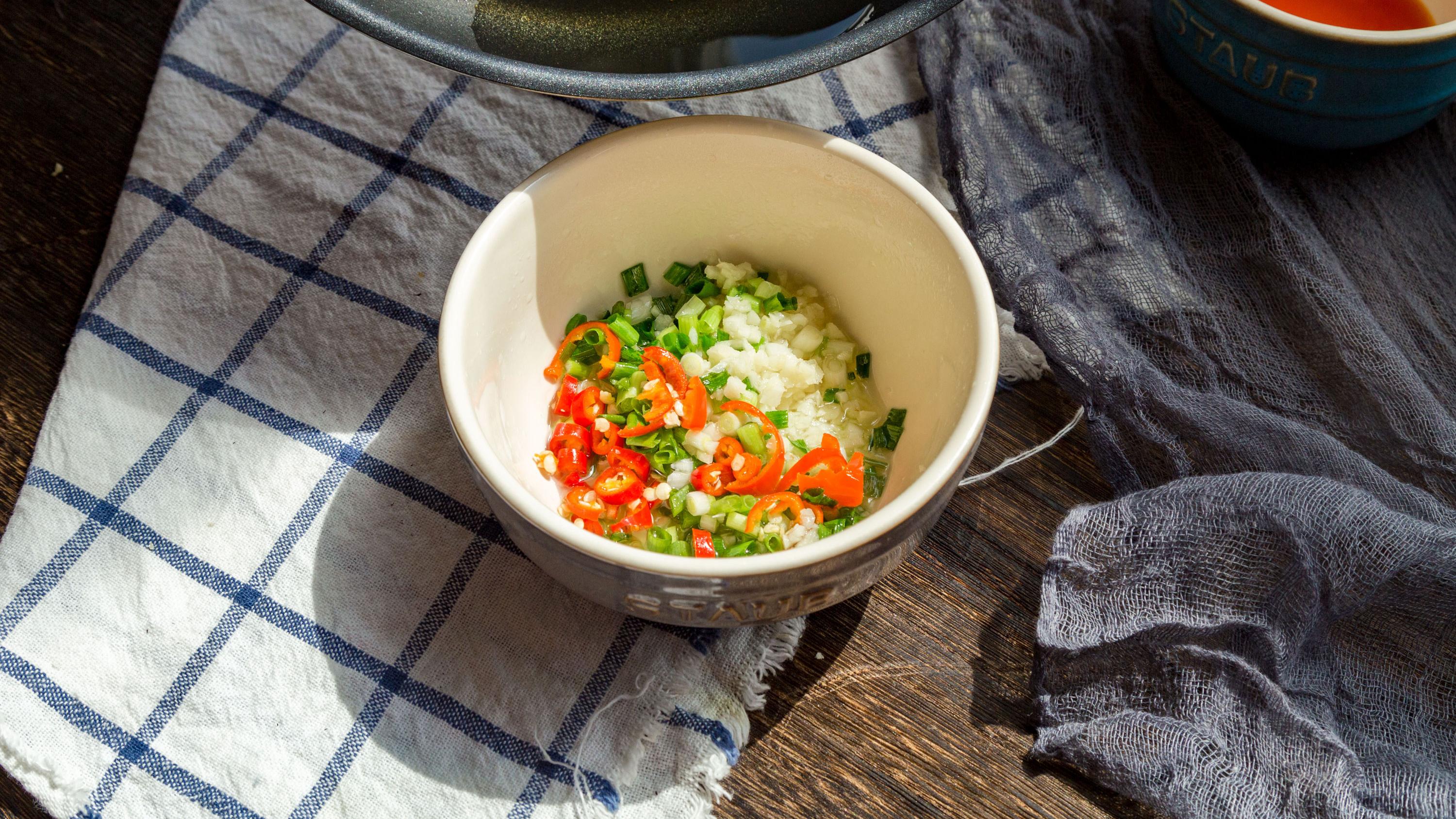 板栗|蒜蓉秋葵这样做下酒又下饭，爽口脆嫩，蒜香浓郁，太美味了