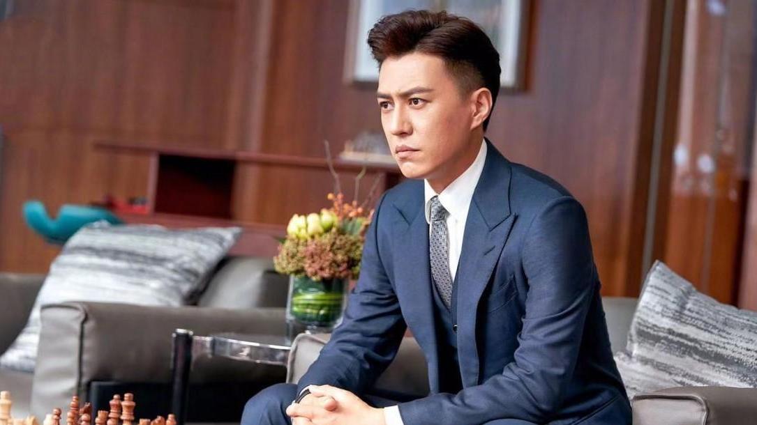 舜子的简单日记 原以为只是职场斗争，谁知发展成贪腐大案，这部《突围》真不简单