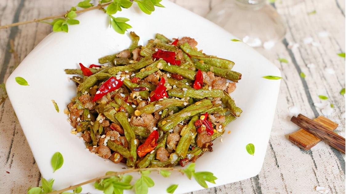 鸡蛋|干煸豆角没有汤汁一样好吃，完全不油腻，下饭有滋味