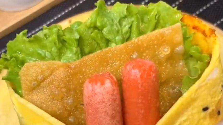 煎饼果子|自己在家做的煎饼果子，干净卫生吃着也放心